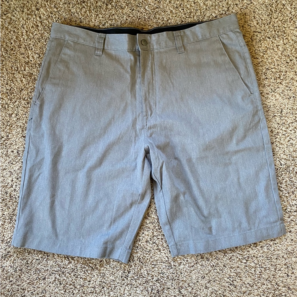 🛹 Mens Volcom shorts 🛹